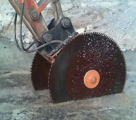 Construction Machinery Attachment Excavator Saw for Cutting