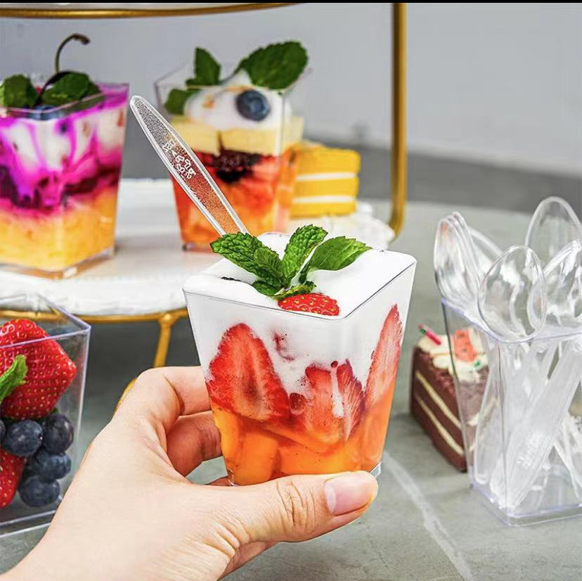 Wholesale Transparent Square Shaped Mousse Cup Plastic Dessert Cup with lid Acrylic dessert container