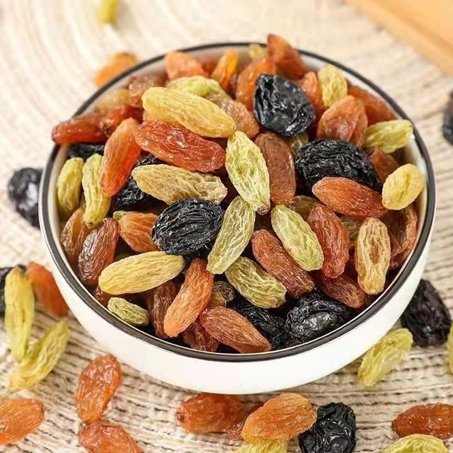 Top Grade Fruits Golden Green Black Red Dried Raisin prices