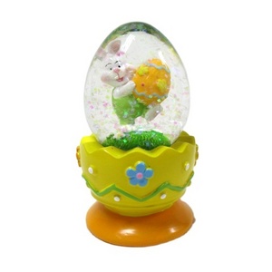 Custom Design Snow Globe Egg Shape Easter Home Decoration Resin