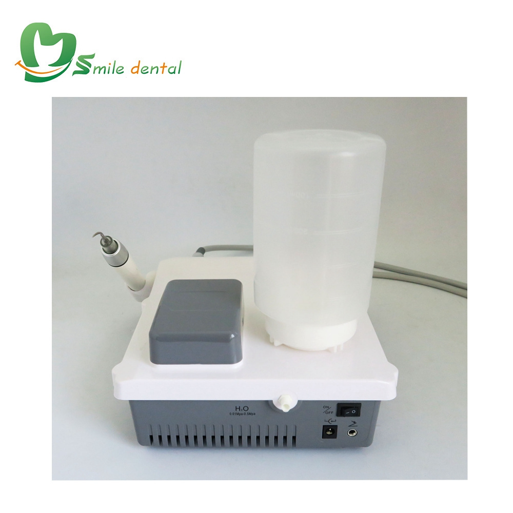 LED dental ultrasonic scaler with water supply