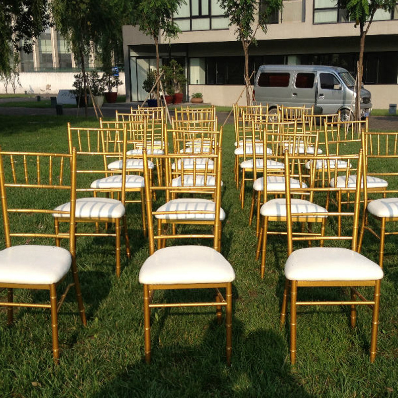 Wholesale Cheap Rentals Event Tiffany Chiavari Chairs and Tables With Padded Seats