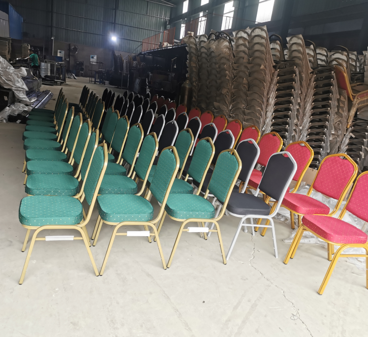 Outdoor Indoor Stackable Gold Metal Event Banquet Wedding Chivari Tiffany Hotel Chair With Cushion