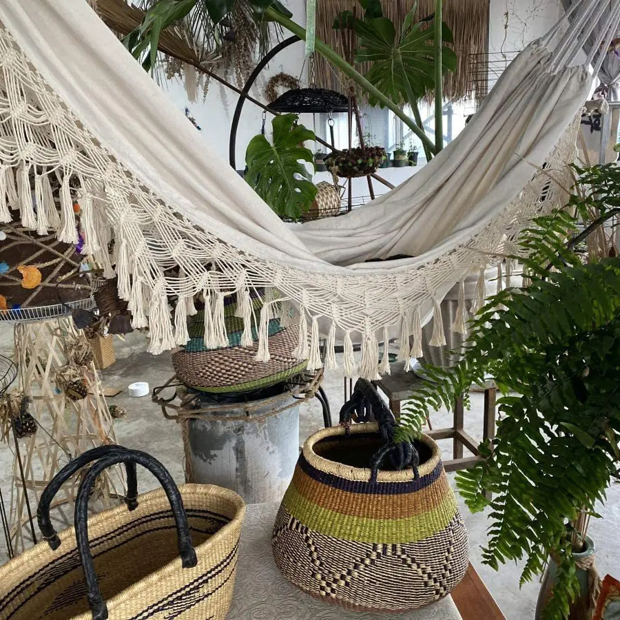 2024 Hot Selling Macrame Fringe Hammock Boho Balcony Hammock Handmade Tassels Hammock for Home Outdoor Backyard