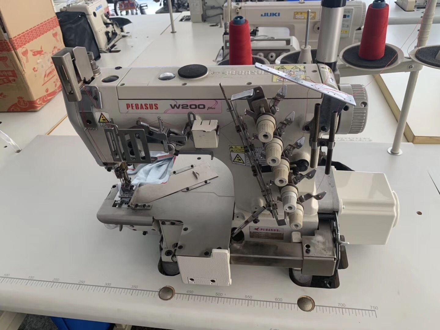 Small Cylinder Bed Used Pegasus W200 Interlock Stitch Machine Industrial Sewing Machine With Low Price