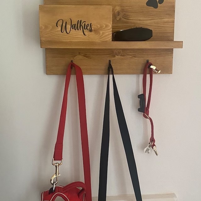 custom logo rustic wooden wall mounted dog leash hanger hook storage shelf with hooks