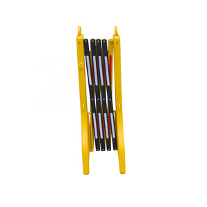 Outdoor Yellow PE Plastic Road Safety Traffic Portable Water Filled Barrier Fence