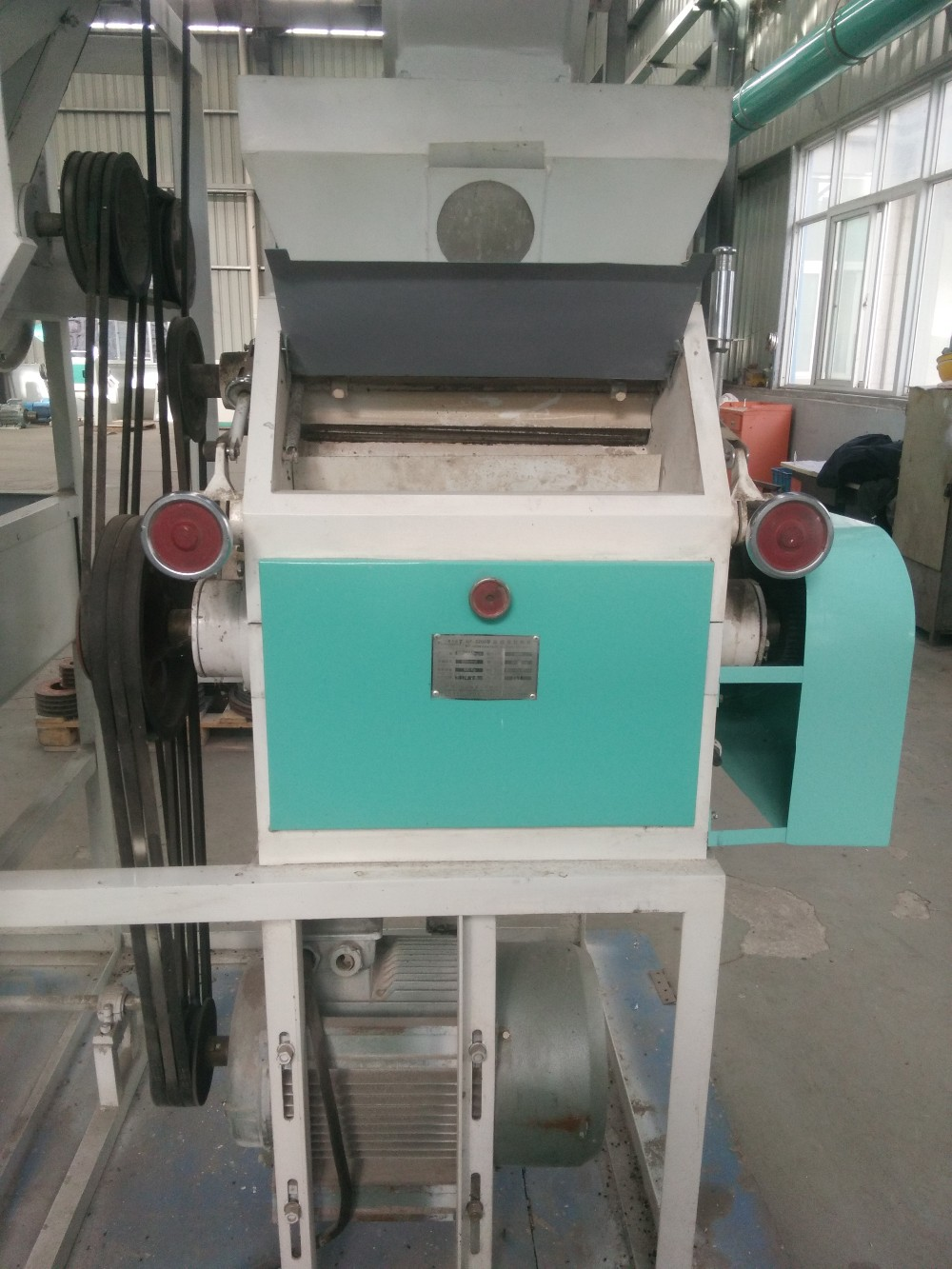 flour mill machine corn/maize/wheat roller mill Low cost mini plant harina mill machine for making / grinding wheat corn flour