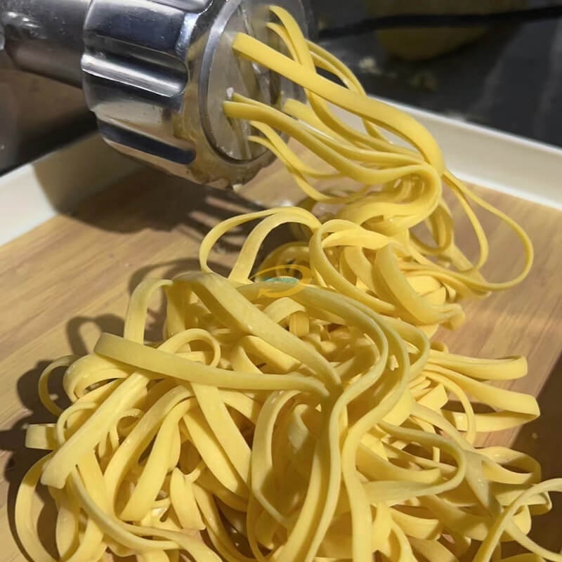 2023 New design noodles machine pasta maker machine automatic pasta spaghetti machine