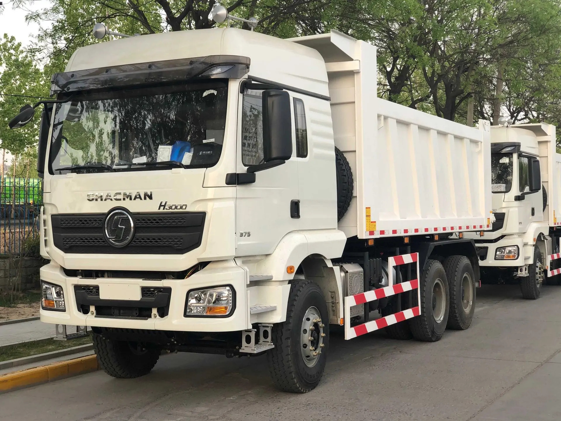 China Shacman Delong used dump truck 6*4 used tipper trucks for export