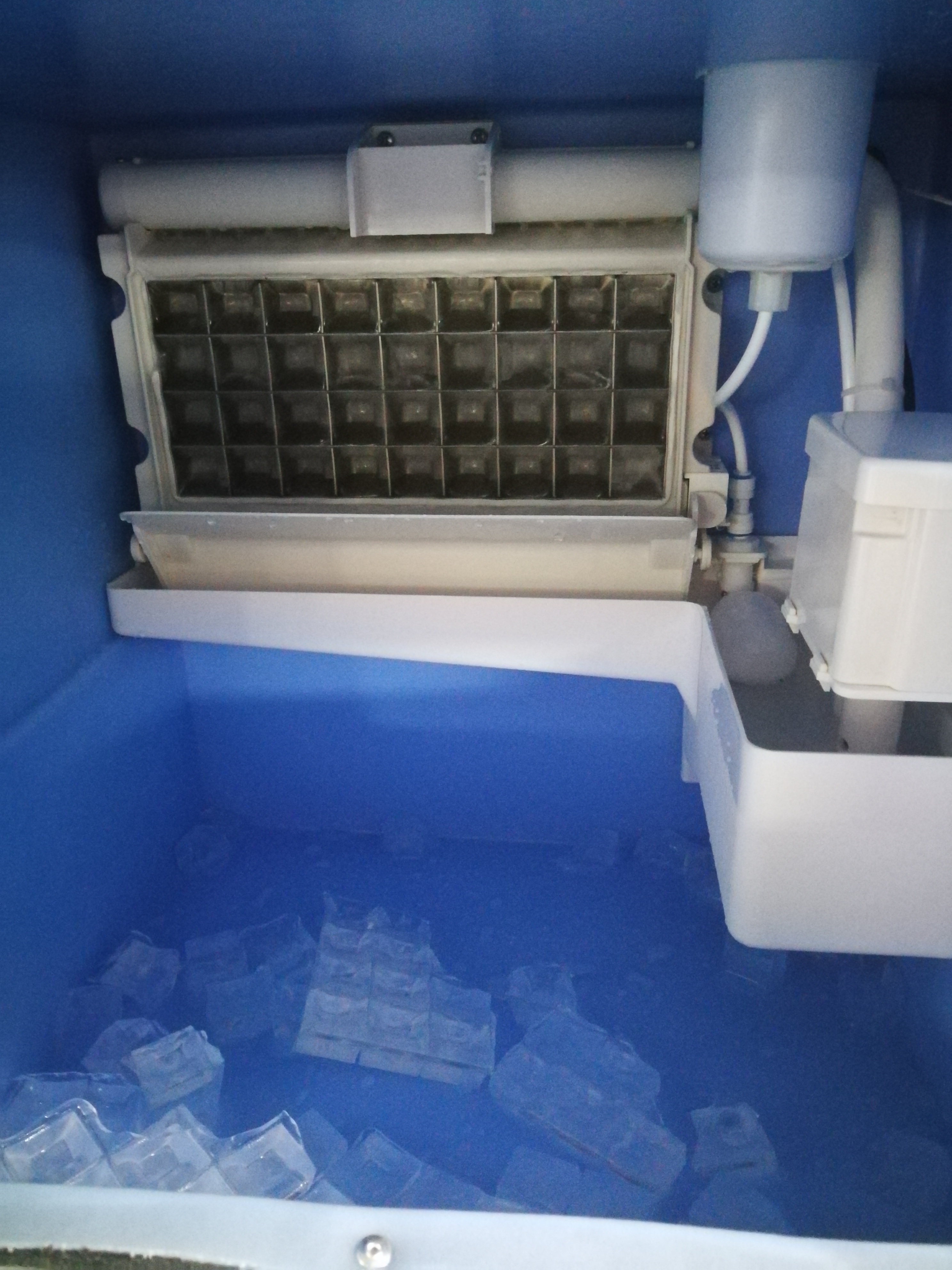 China Factory Wholesale Ice Maker CE/ETL Certification Hotel Vertical Black Transparent Square Cube Block Ice Machines