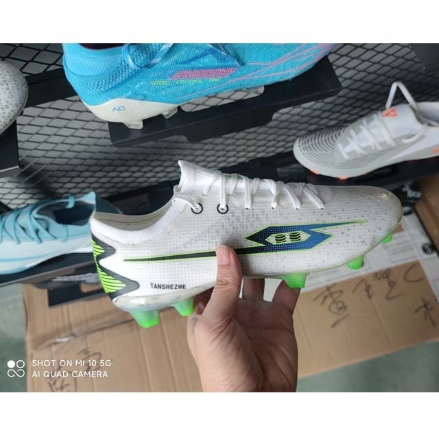 Outdoor Professional Men Football Sneakers Boy soccer boots for kids Cleats Training Sport Shoes Men Shoes