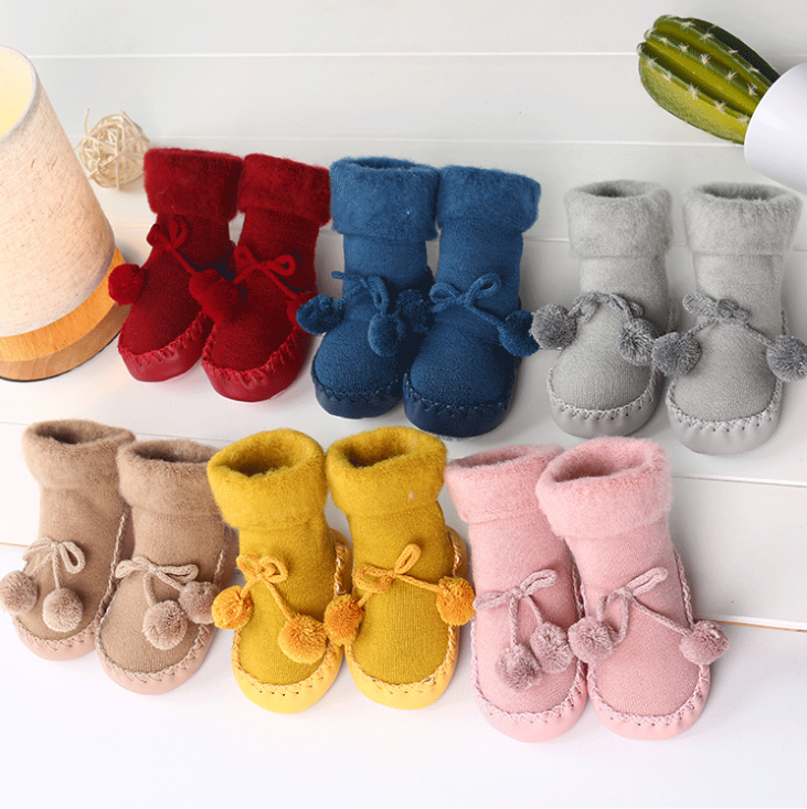 Wholesale 6colors fluffy  fuzzy thick warm floor home Pompom Sweet Knit Slipper  with  rubber Soles Non Slip Baby Shoe Socks