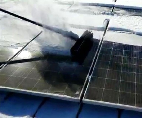 SOEASY Automatic solar panel cleaning machine robot with module brush 3.6m/5.4m/7.2m