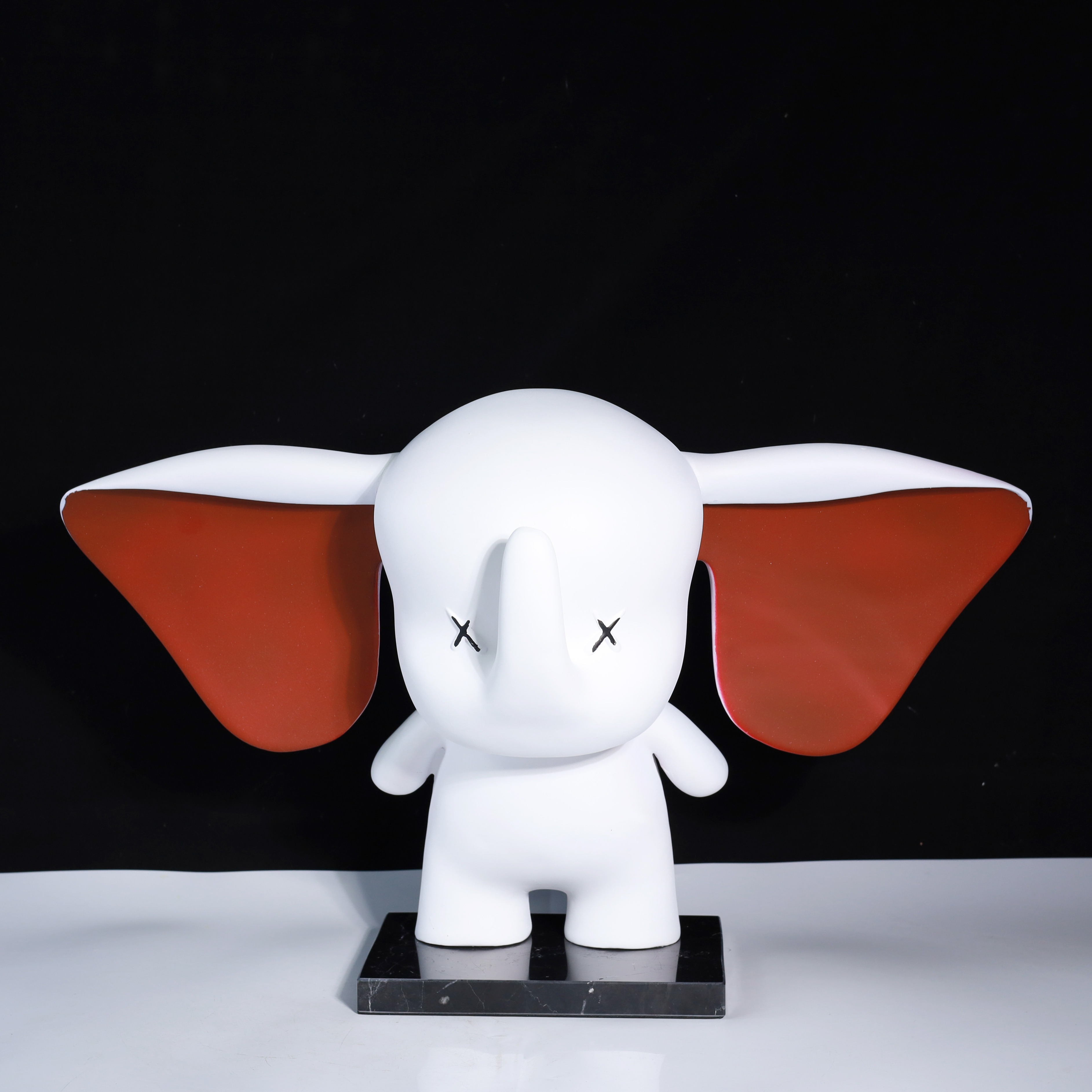 Modern creative cute elephant resin decoration hotel sales office model room living room desktop soft decoration decoration