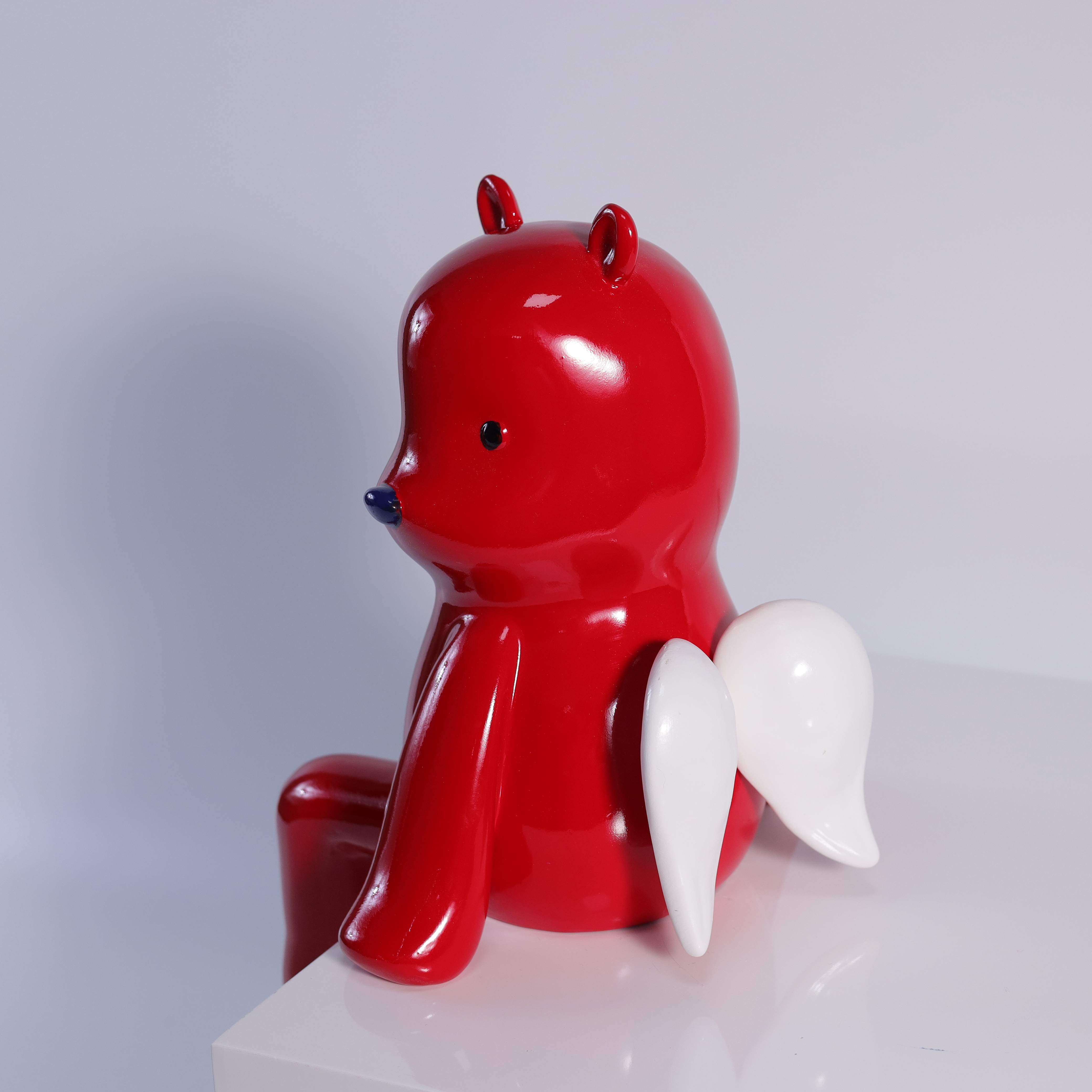 Zhang Zhanzhan red PUPU bear sculpture sitting cartoon cute animal resin sculpture children's room decoration