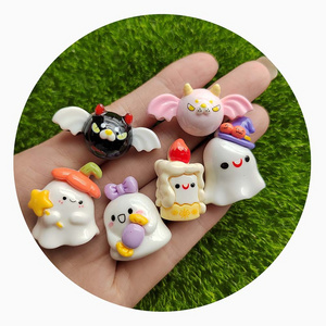 100Pcs/Lot Assorted Mini Halloween Decorations Cute Ghost Bat Statues Figurines For Fairy Garden Landscape Holiday Party Decor