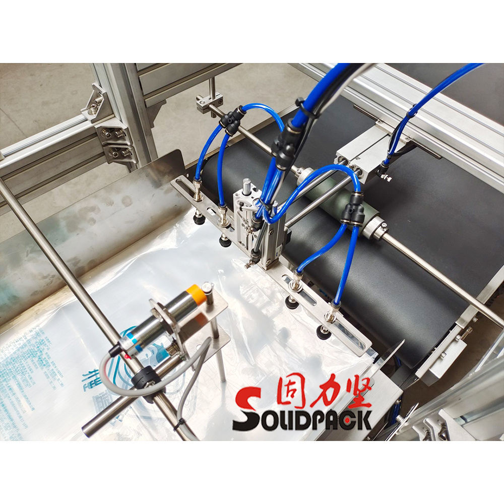 Solidpack high efficiency automatic zippered pouch paper separating feeding packaging machine