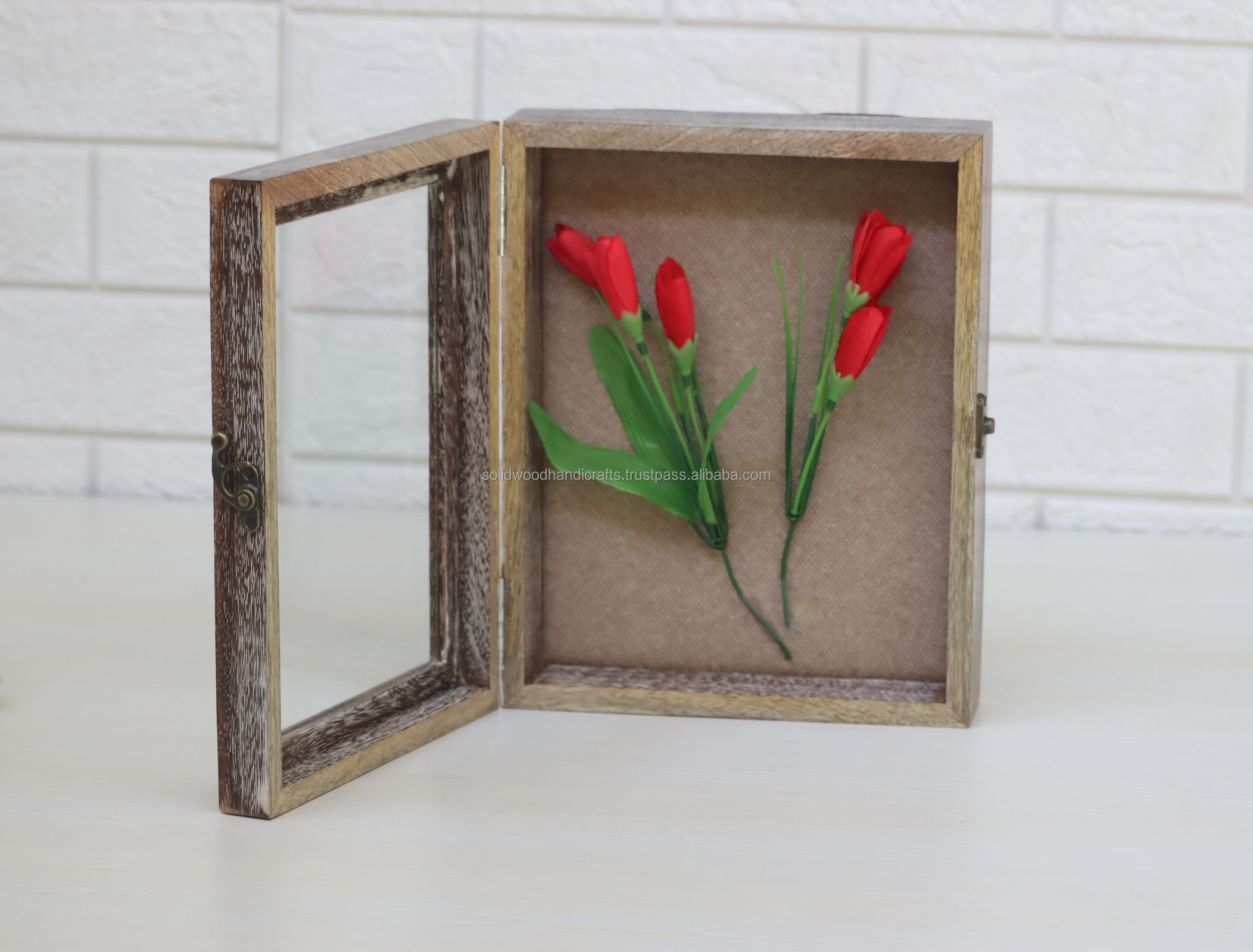 Hot Selling New Arrival Shadow Box with Lock Wall Art Photo Pictures Wooden Shadow Box Frame Wholesale