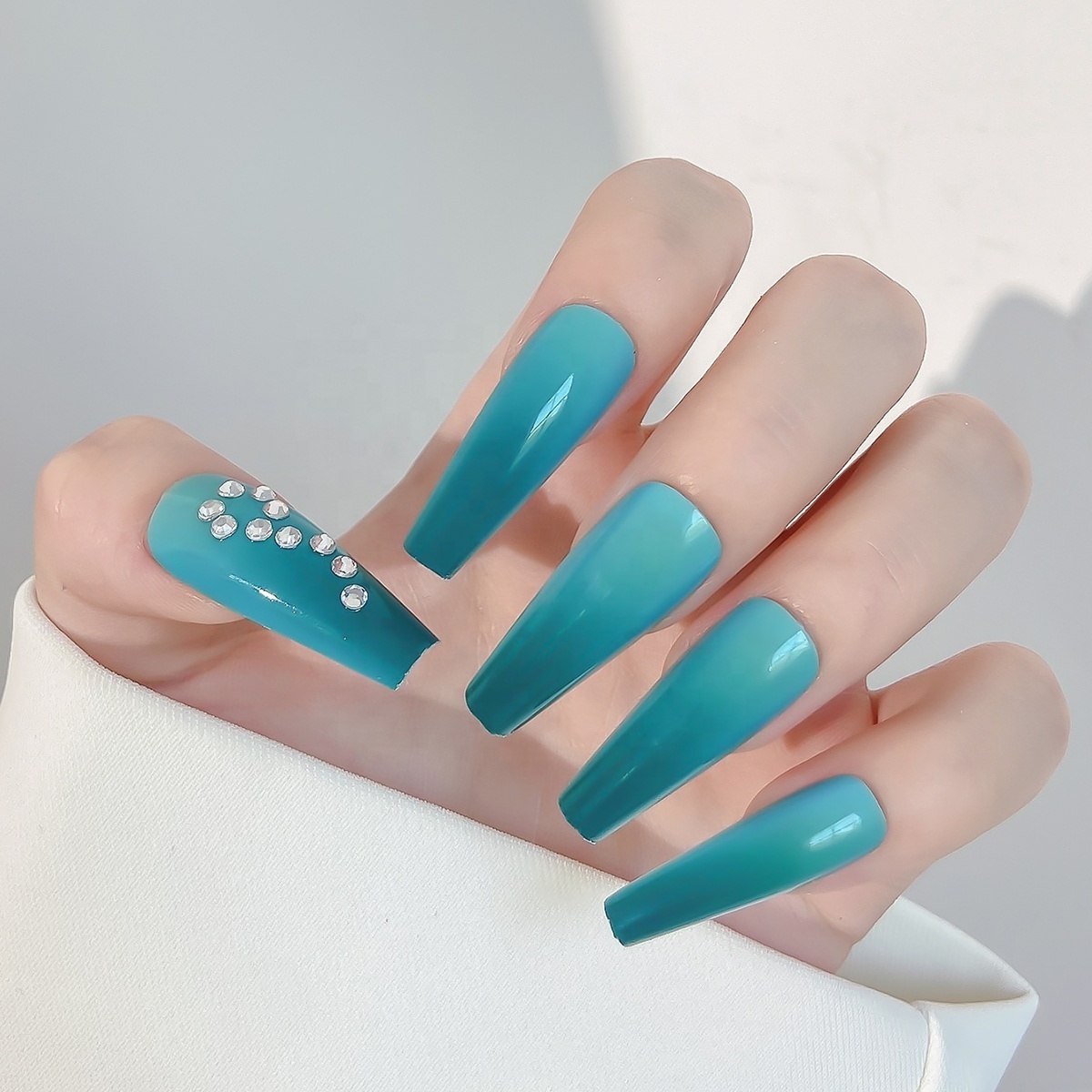 Glue Press On Short Nail Wholesale Gel Polish Mannequin Sky Blue Design Matted Acrylic And Glues Extension Fake Nails Set