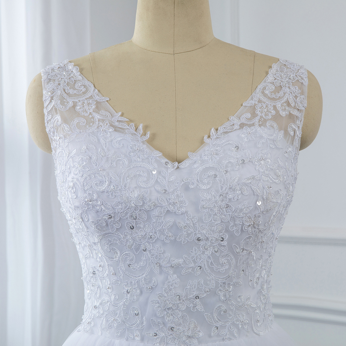 Factory of white small a line V neck short length custom made high quality wedding gowns at cheapest price