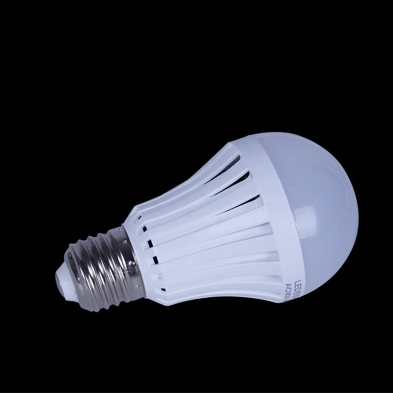 Automatic Charging LED Emergency Bulb 5w  Cool White Rechargeable Battery E27 Battery Duration