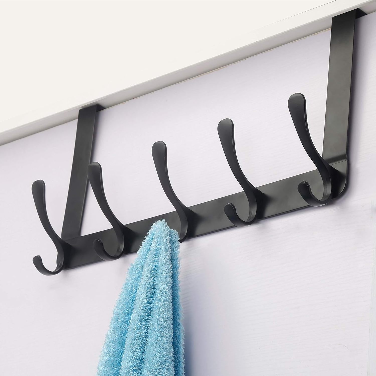 Over Door Hanger with 5 Hooks for Clothes Towels Coats Bags, Black Over The Door Rack for Living Room, Bathroom, Bedroom