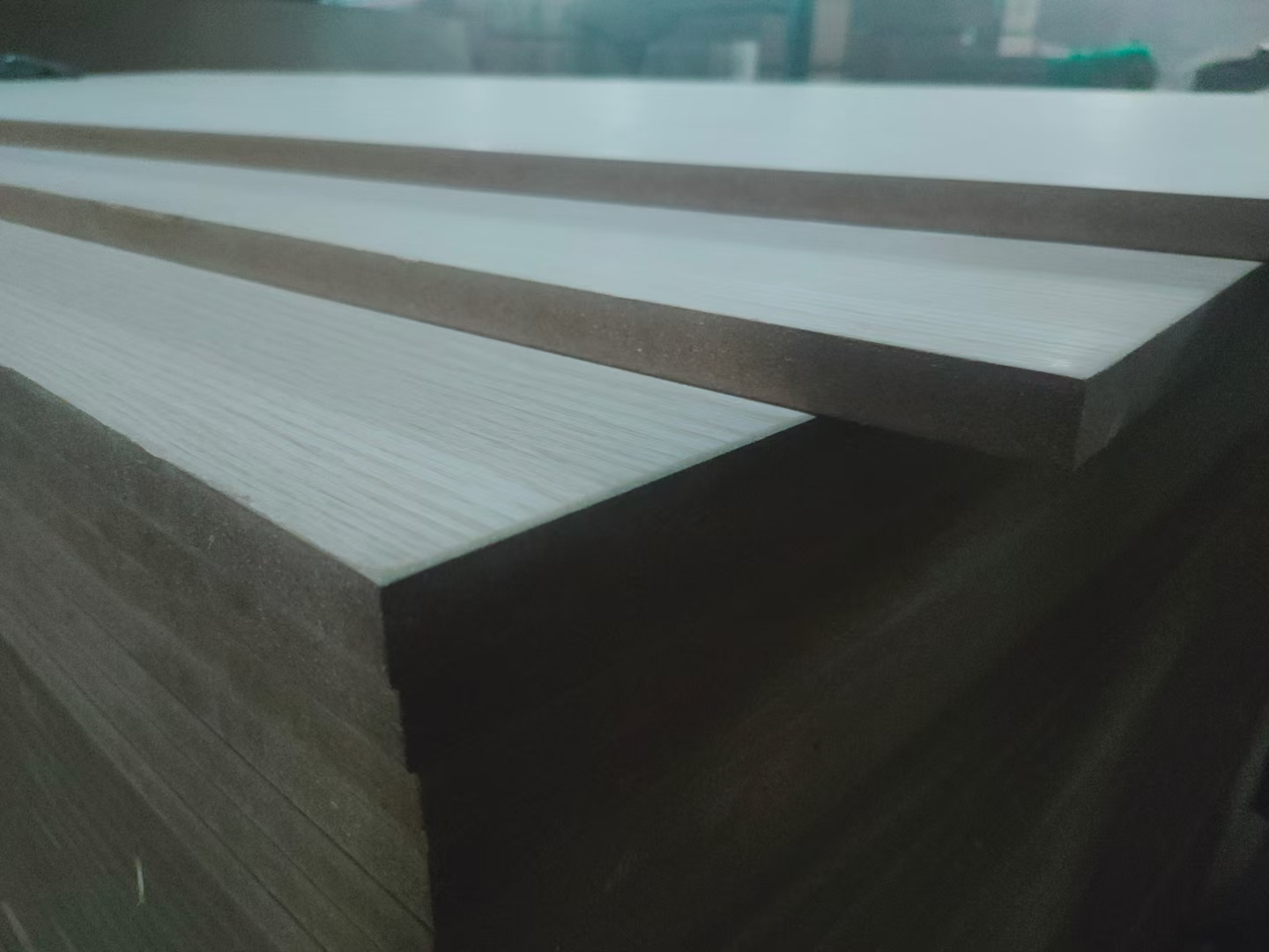 High Grade E0 E1 8mm 9mm 18mm Raw Plain MDF Board for Furniture Decoration from Linyi