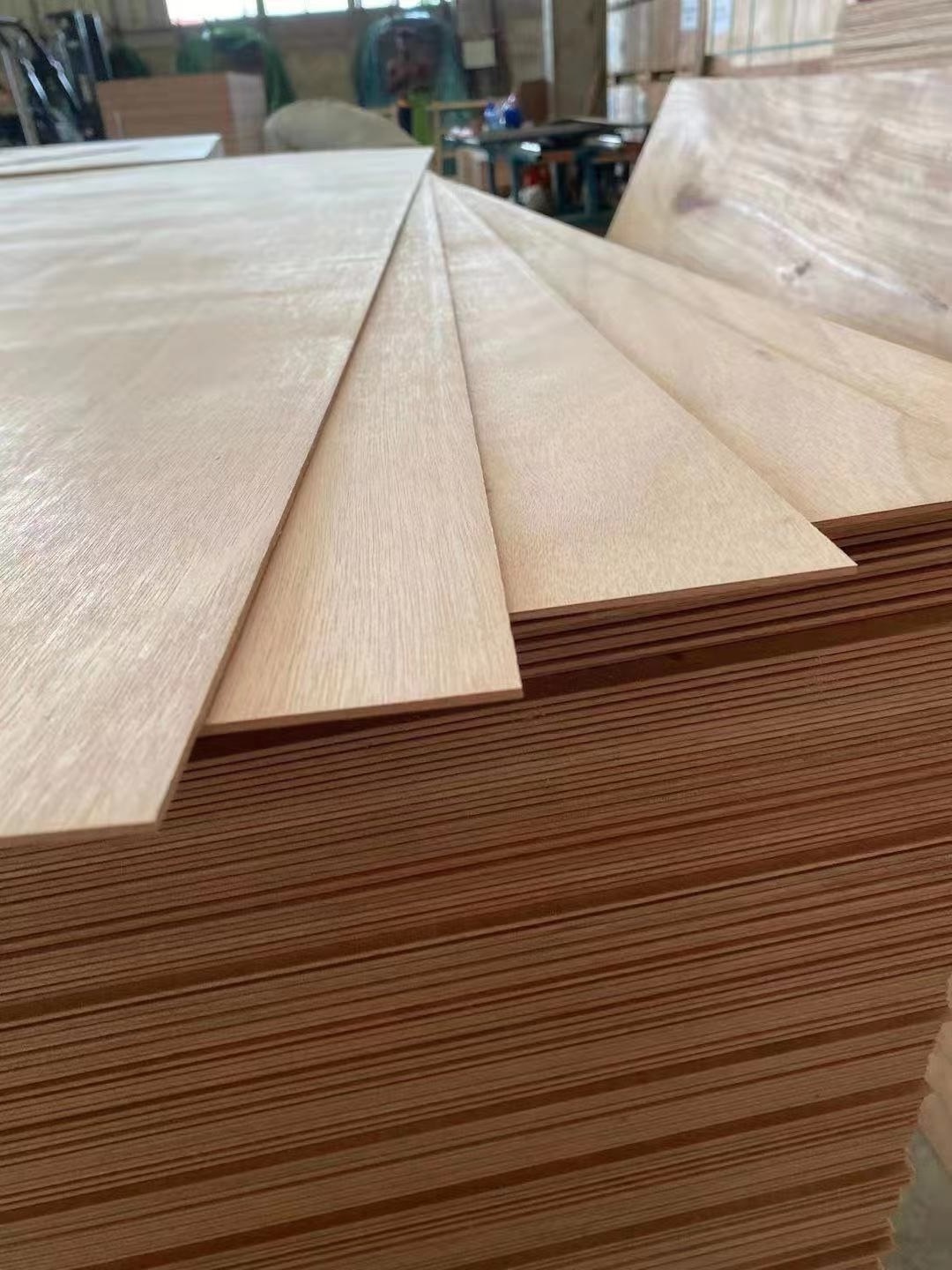 China Factory Laminated Plywood 3Mm Okoume Plywood