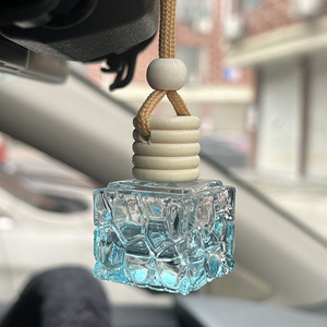 New Arrival 5Ml 8Ml 10Ml 15Ml Glass Wooden Cap Luxury Hanging Car Air Freshener Bottle Diffuser Car Custom Diffuser Bottle