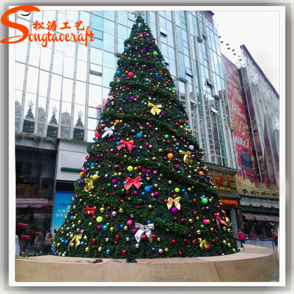 Large Led Artificial Giant Christmas Tree Stand Christmas Decoration Supplies for Decoration on Christmas Ornament Wooden Carton