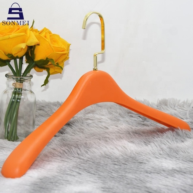 Good quality metal hook garment custom large hangers for coat