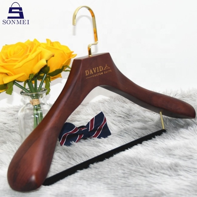 High end wood men suits coat velvet luxury wooden hanger for cloths