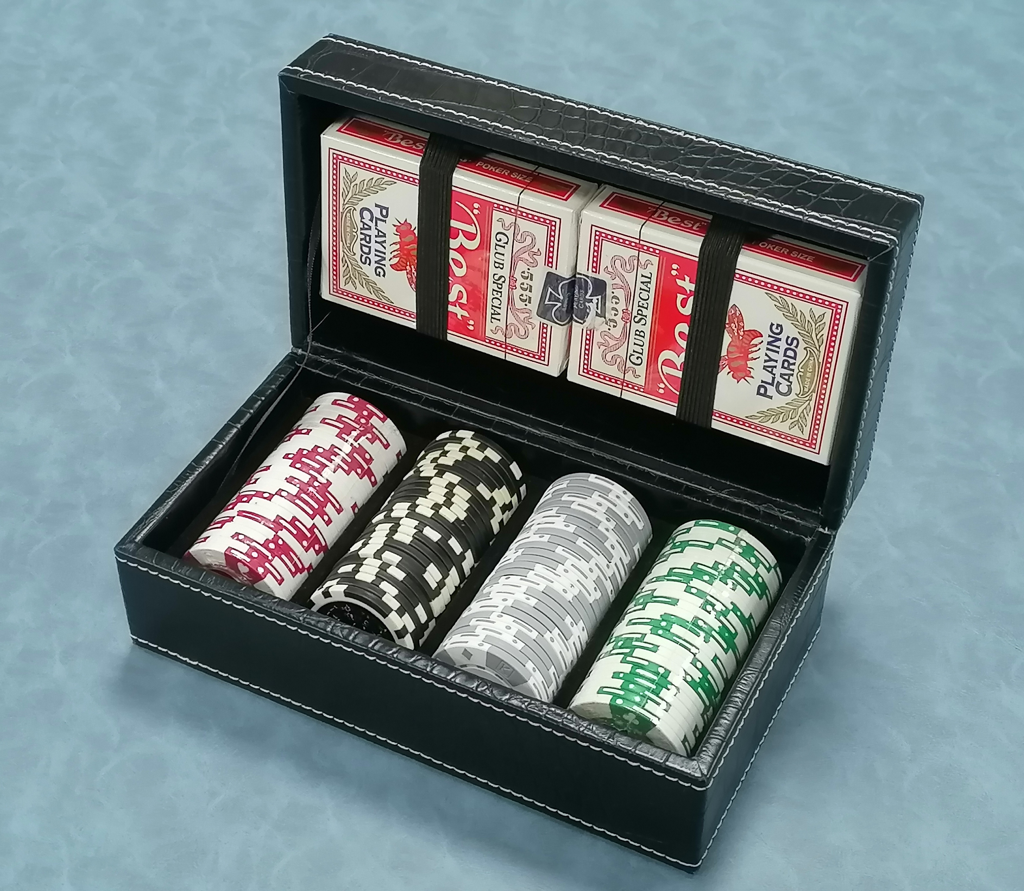 Sonny Custom Logo Crocodile Pattern PU Leather Poker Chips Set With 100 PCS Chips Playing Cards Storage Box