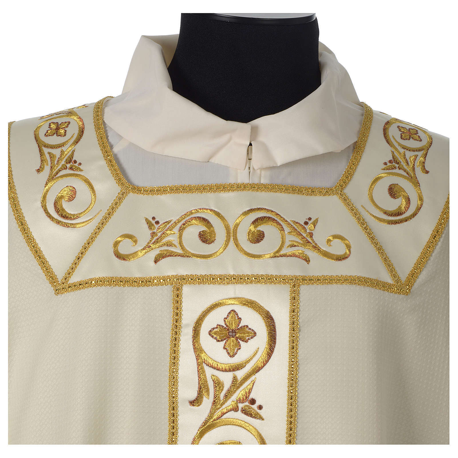 2023 catholic chasuble in quality polyester and machine embroidered stole