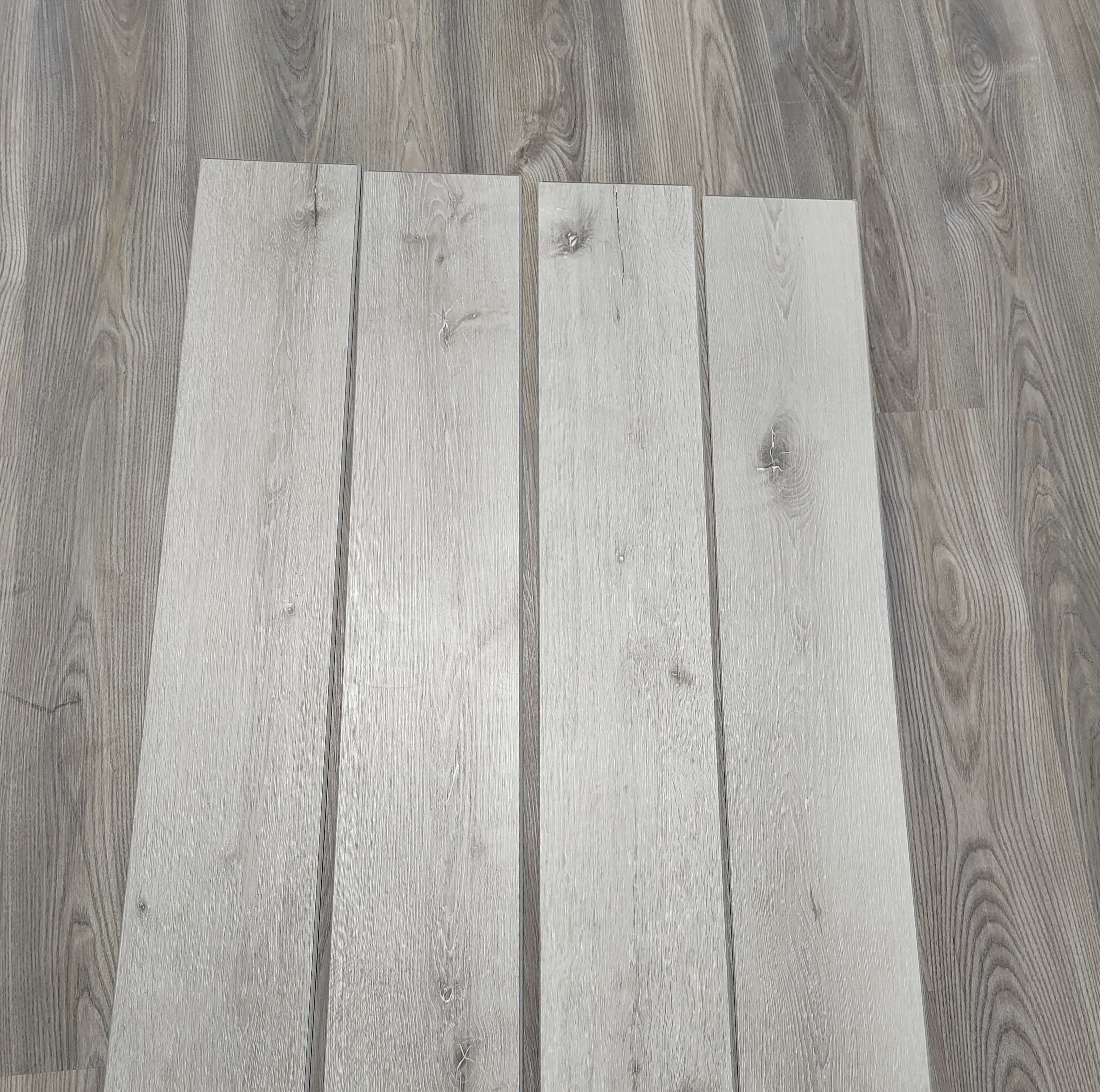 Waterproof wood grain pvc click lock spc click vinyl flooring 4mm vinyl plank luxury vinyl flooring with IXPE