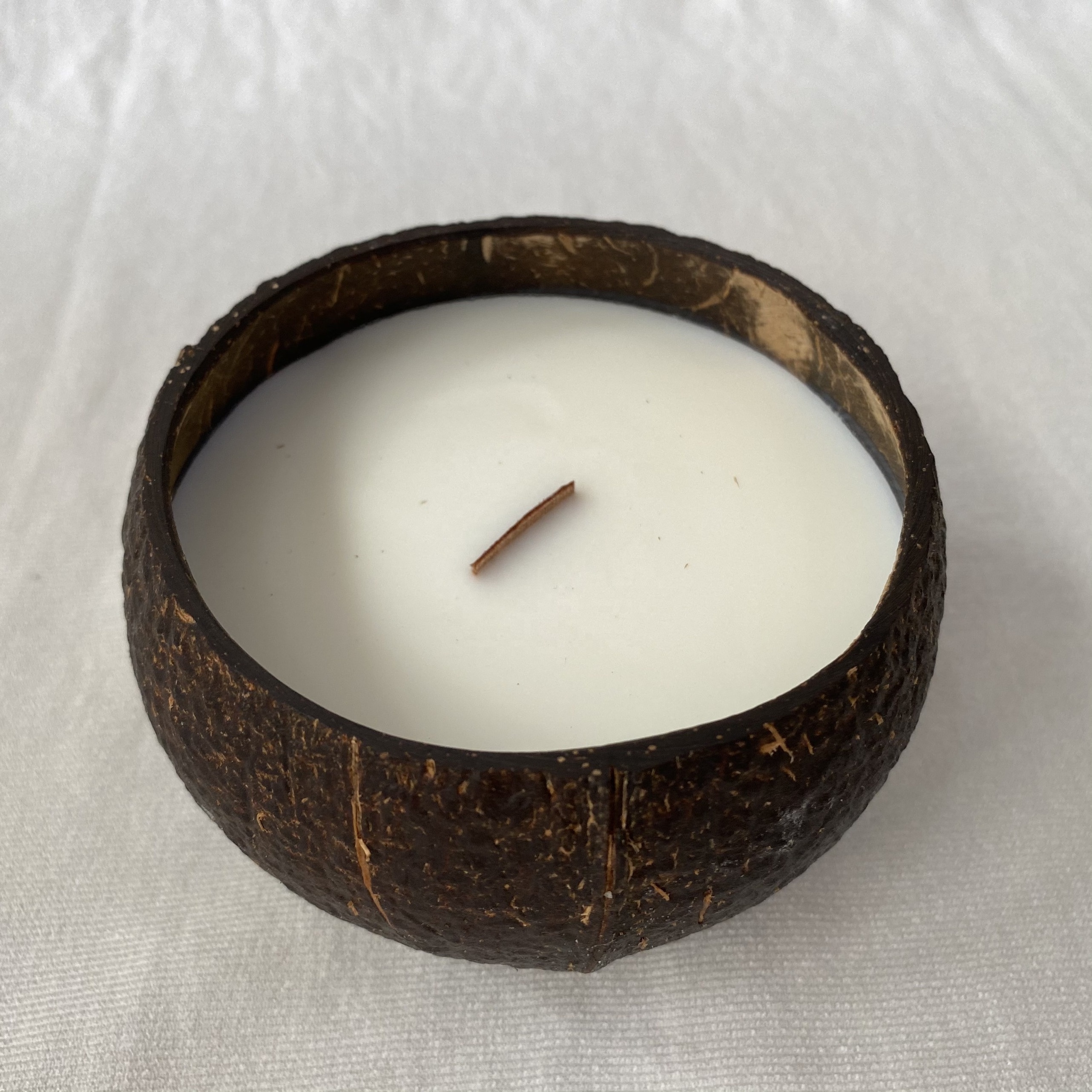 High quality best selling Amazon choice Coconut shell candle bowls with lavender scent