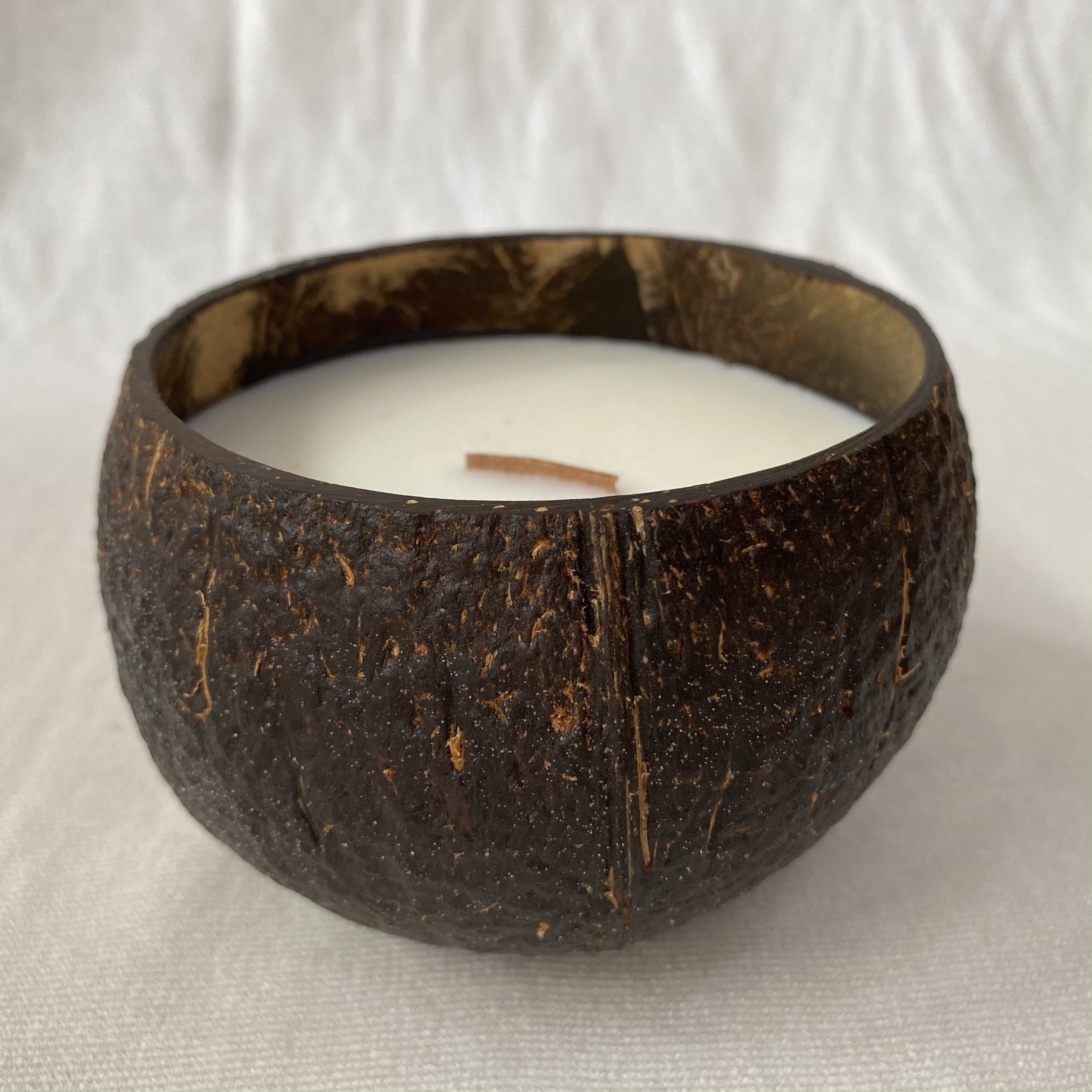 High quality best selling Amazon choice Coconut shell candle bowls with lavender scent