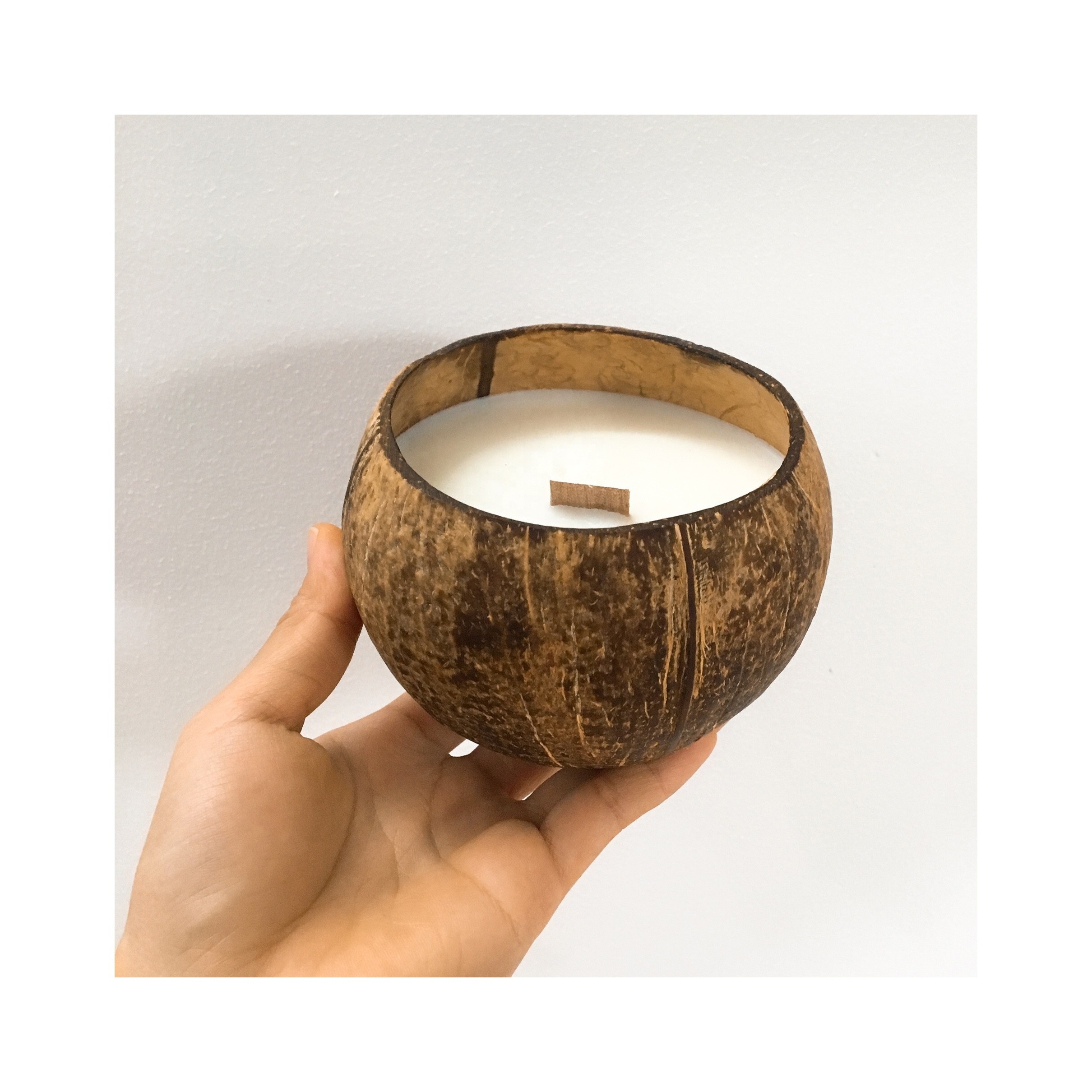 High quality Hot Sale Coconut candle Coconut candle bowl with soy wax from Viet Nam