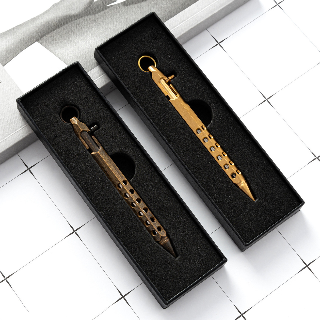 Soododo XDHH000131 Hot selling high quality Gift Box Pack Vintage brass bolt tactical pen custom logo  luxury hotel pen