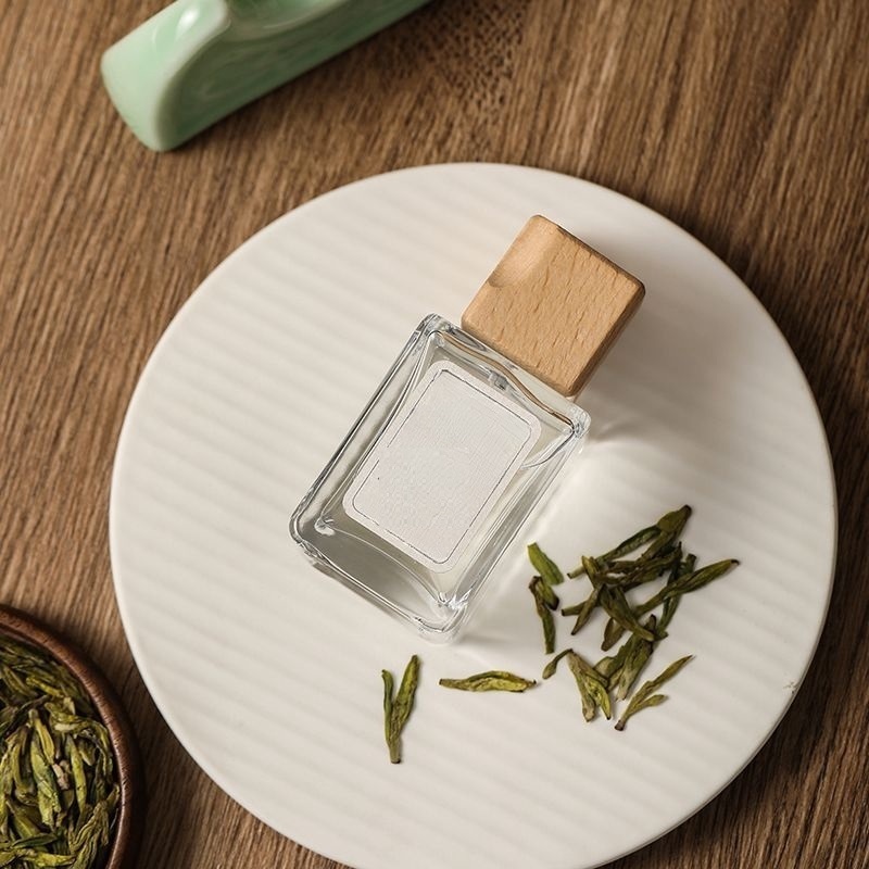 Luxury 50ml Square Shape Glass Perfume Bottle With Pump Spray Cap