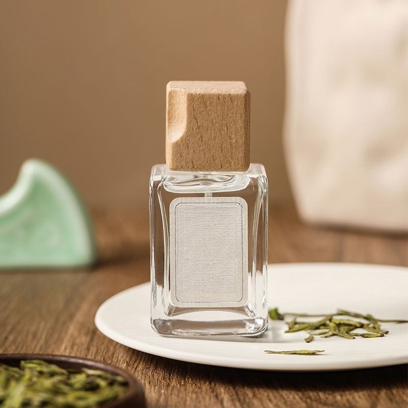 Luxury 50ml Square Shape Glass Perfume Bottle With Pump Spray Cap