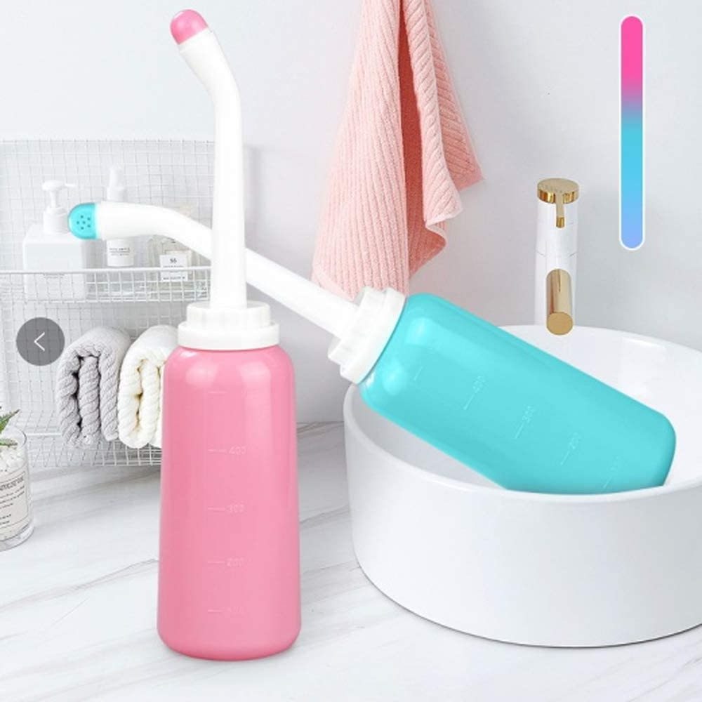 Handy Squeeze Handheld Manual TPE Portable Peri Bottle Travel Bidet with 500 ml