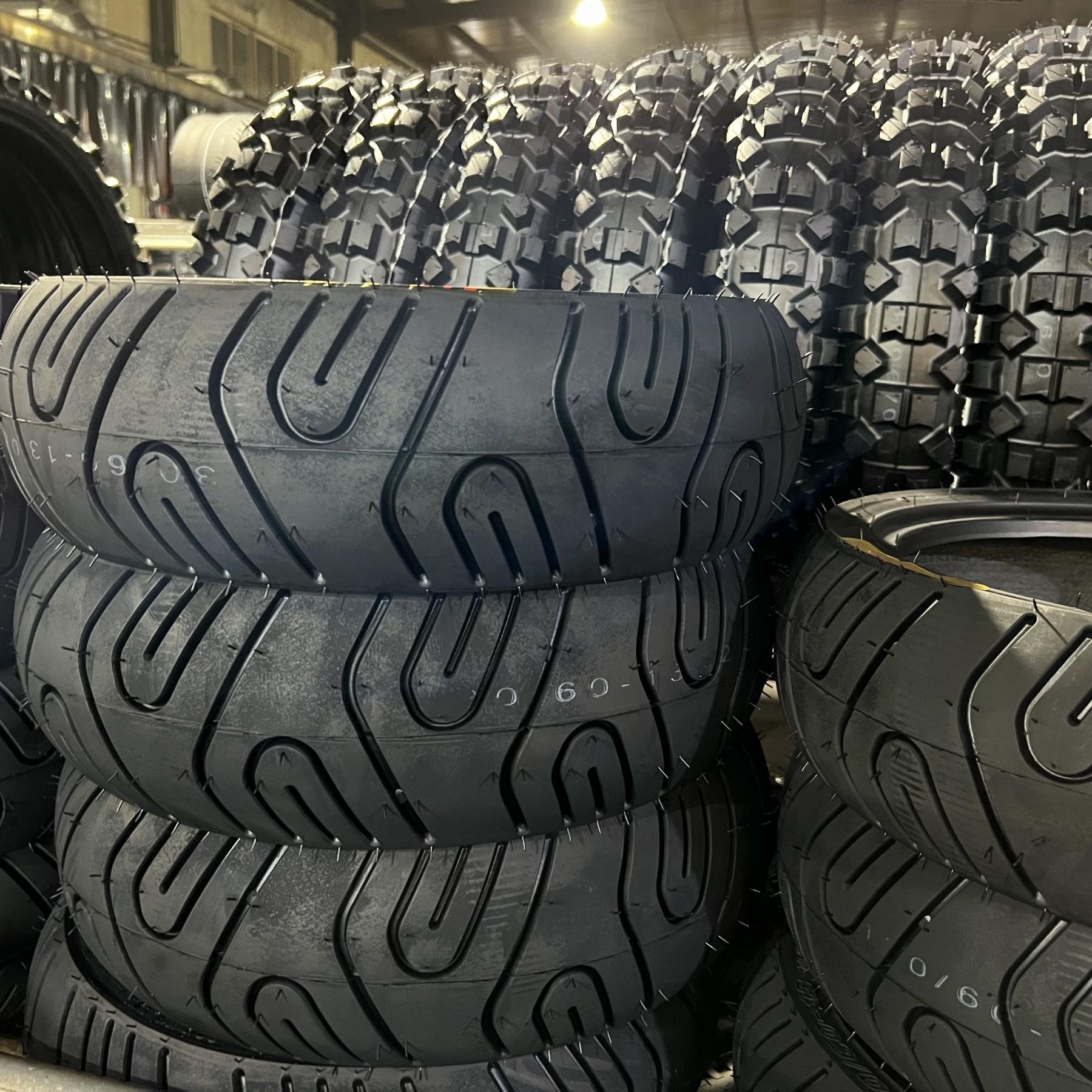 Gloden motor cycle tyres 120/70-13TL M/C 4PR Philippines Market motorcycle tyres size