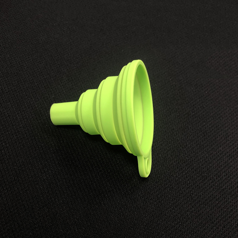 15g Small Foldable Drinking Mini Collapsible Silicone Funnel for Food Liquid Power