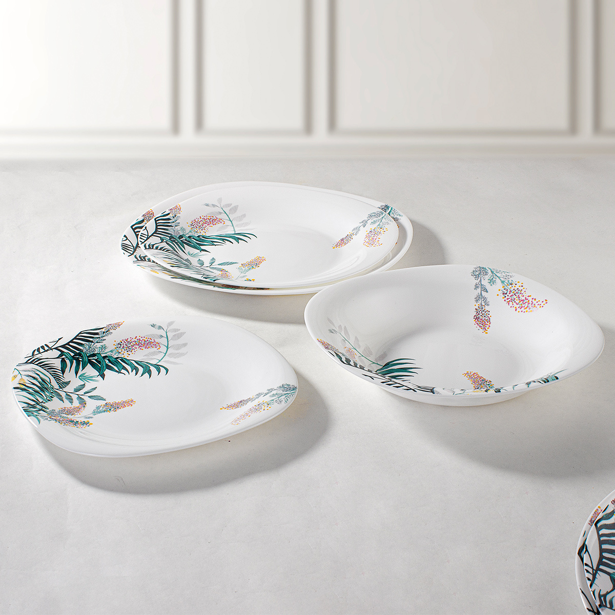 Tempered heat resistant 12/14 inch oval white opal glass plate dinner set dish flat plates with flower decal design