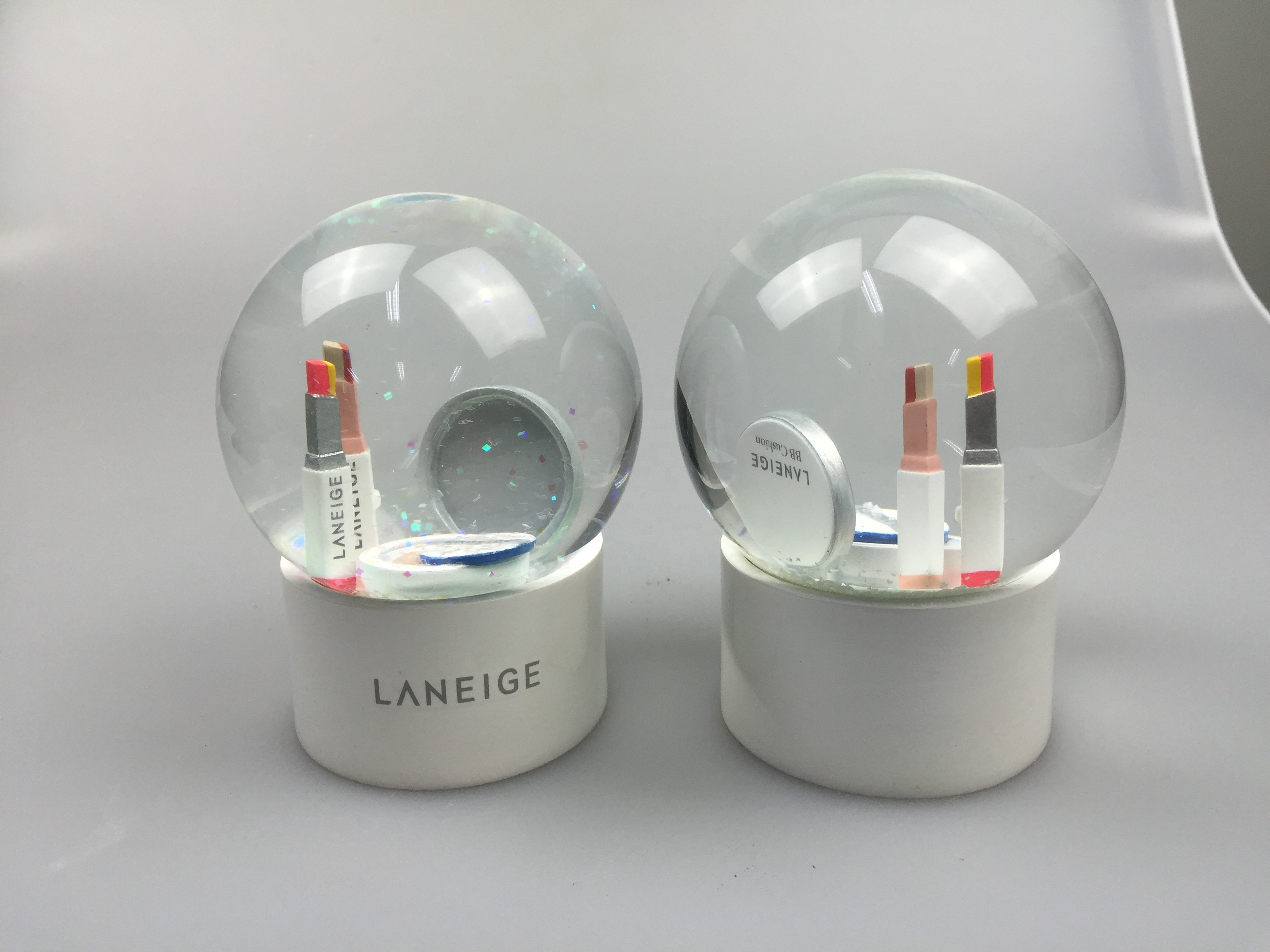 Custom Korea Branded  quality  resin Snow globe,water globe ,Snow ball