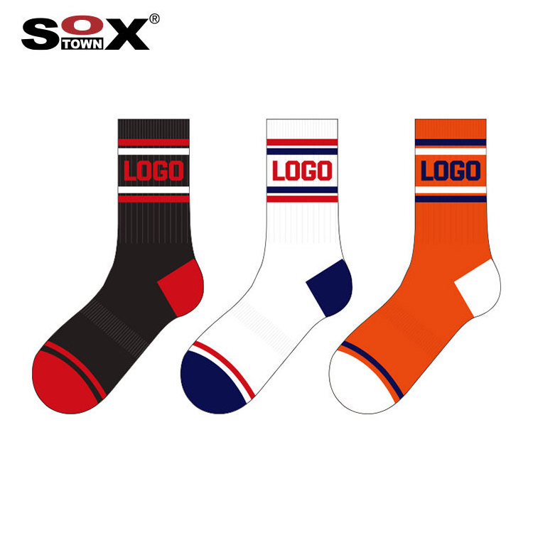 Design Logo Custom 2022 New Style Unisex Dress Cartoon Fuzzy Christmas Happy Novelty Socks Men Sport Sock