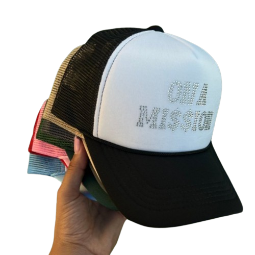 OEM Custom Fashion High Quality Rhinestone 5 Panel Trucker Mesh Hat Women Caps Brim Curved Baseball Cap Sport Chic Dad Cap