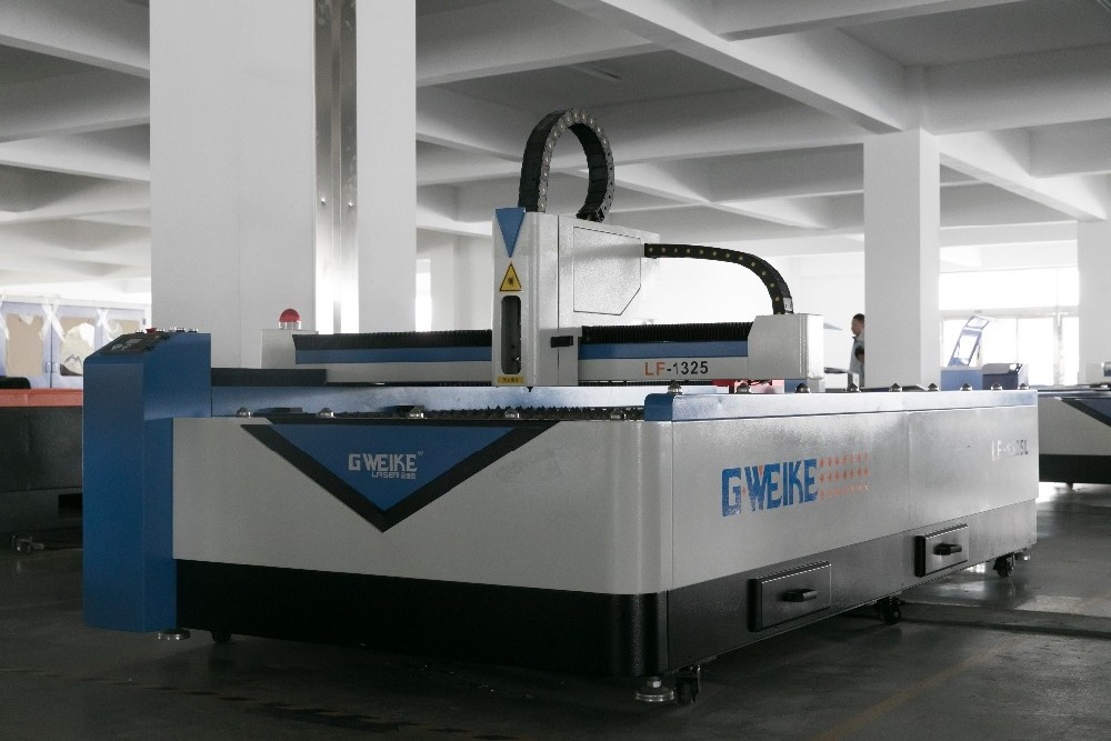 china Gweike low price CNC LF1325 metal fiber laser cutting machine